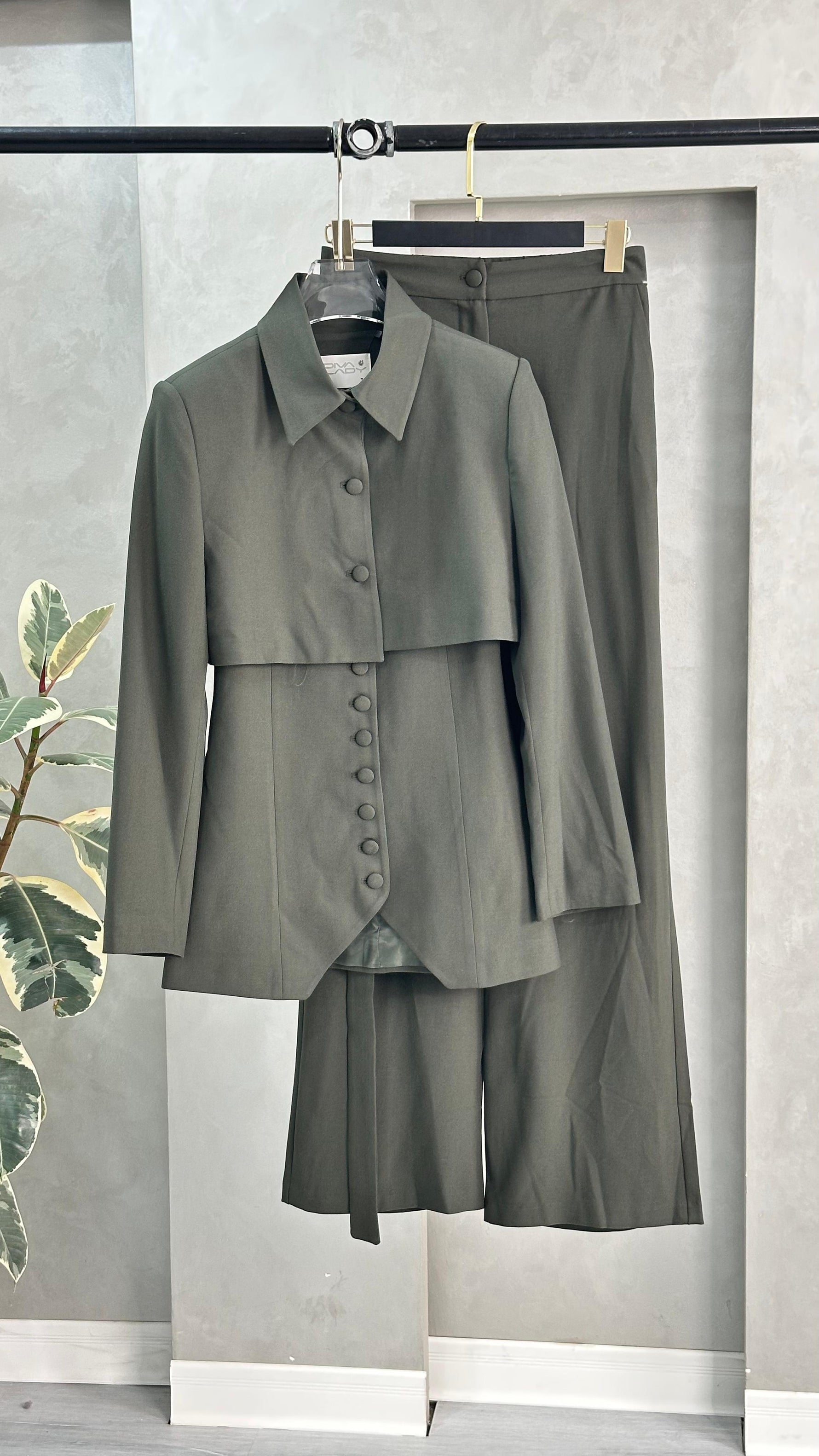 بدلة نسائي 3 قطع