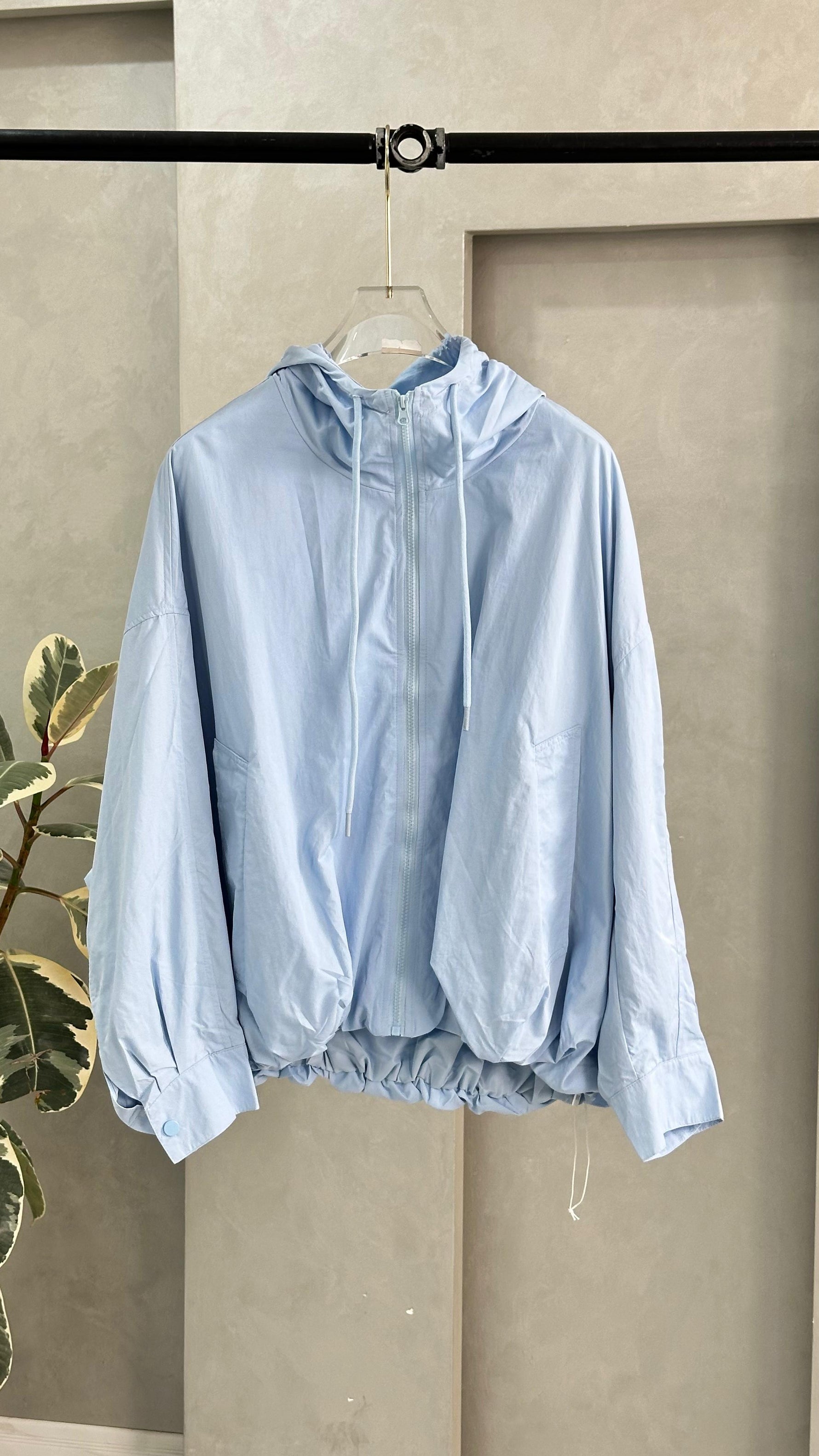 جاكيت نسائي كبوس