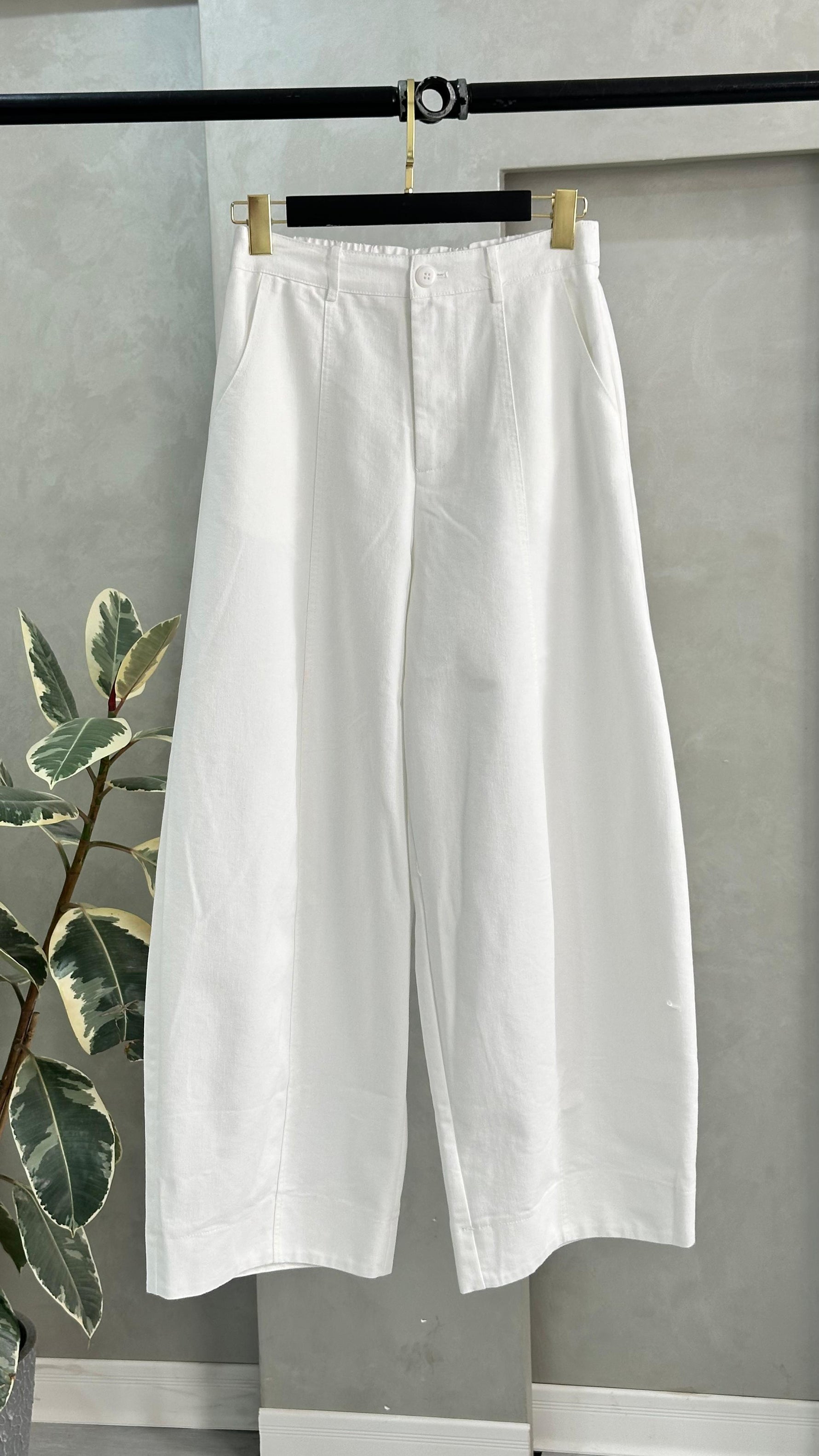 بنطلون نسائي