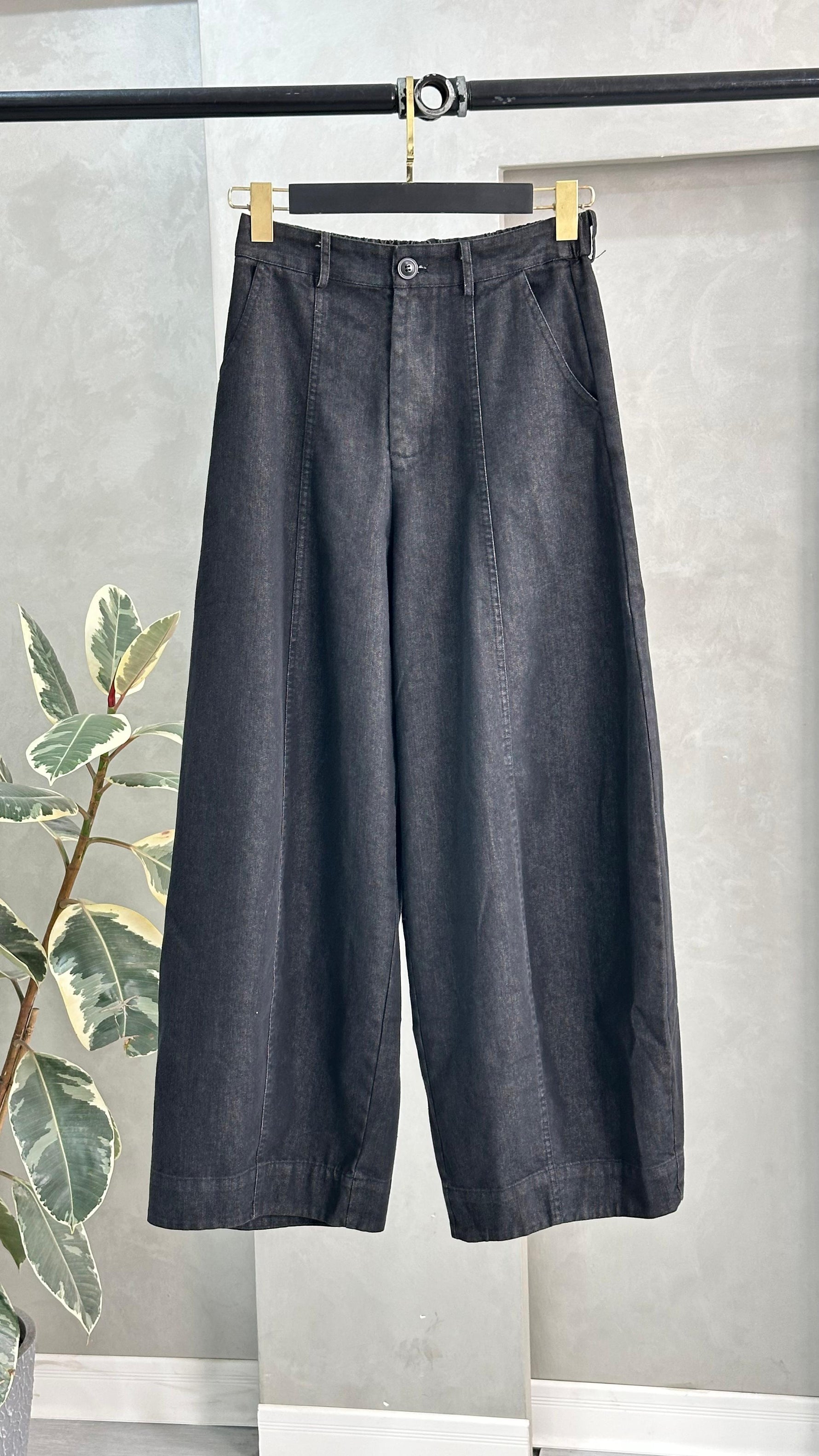 بنطلون نسائي