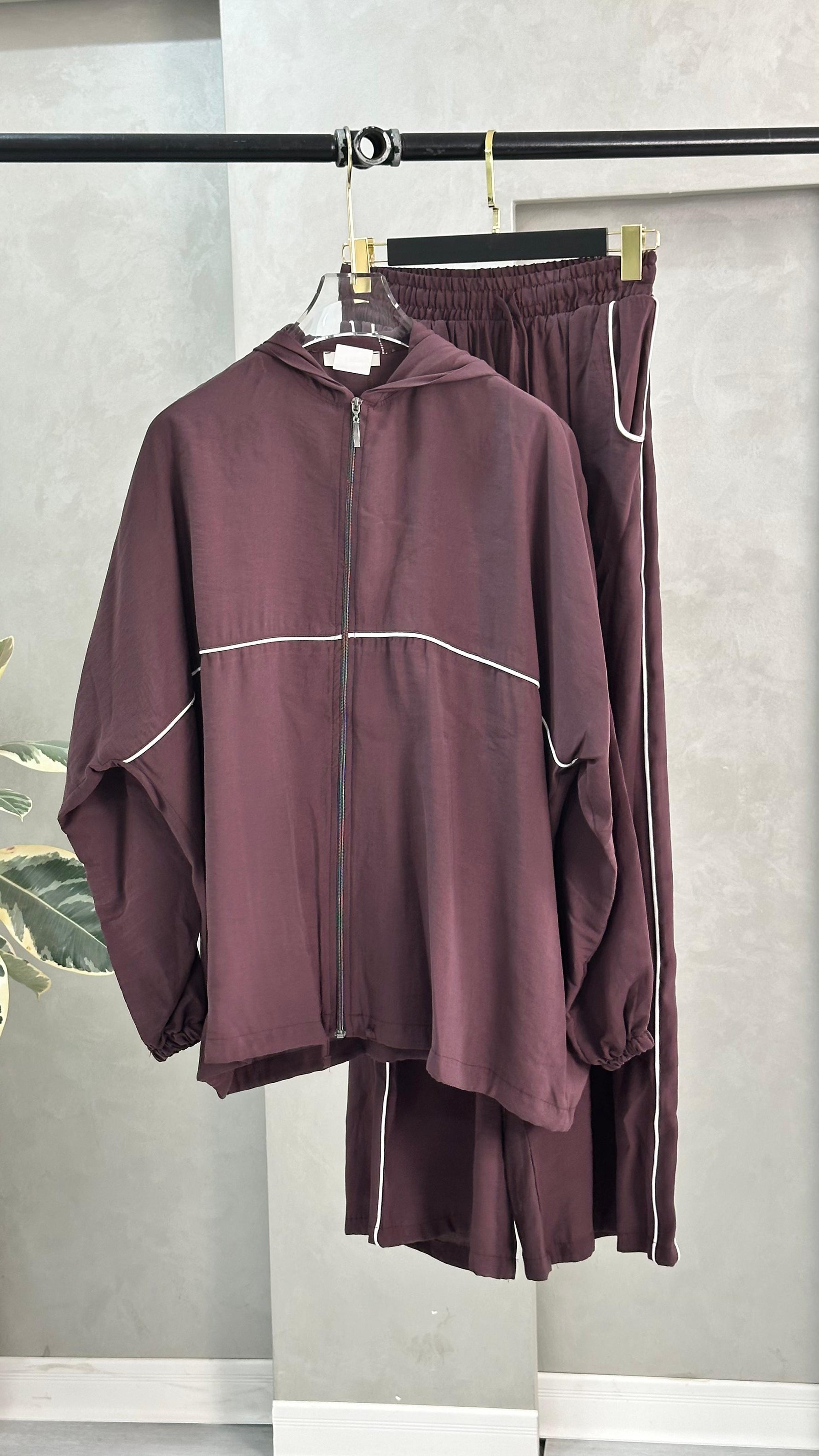 بدلة نسائي سبورت