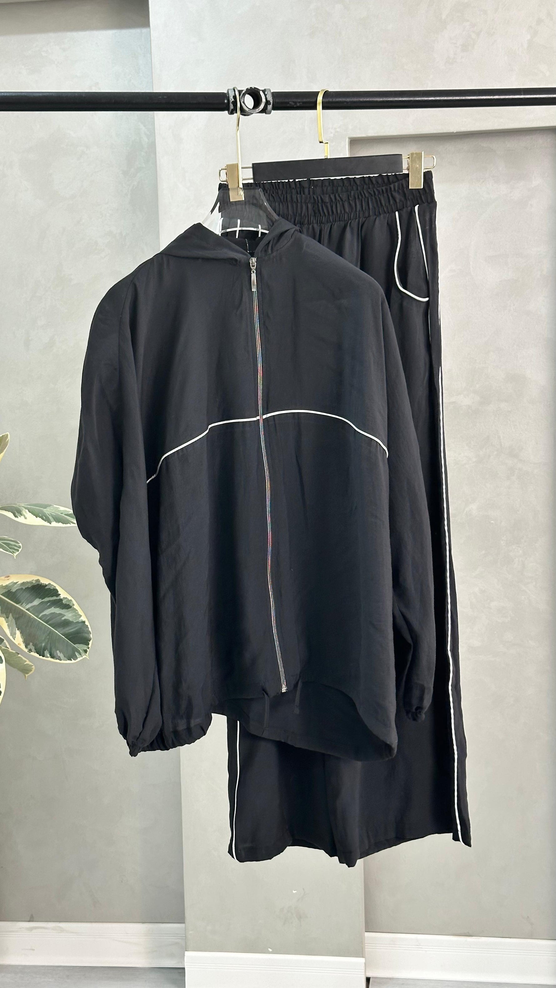 بدلة نسائي سبورت