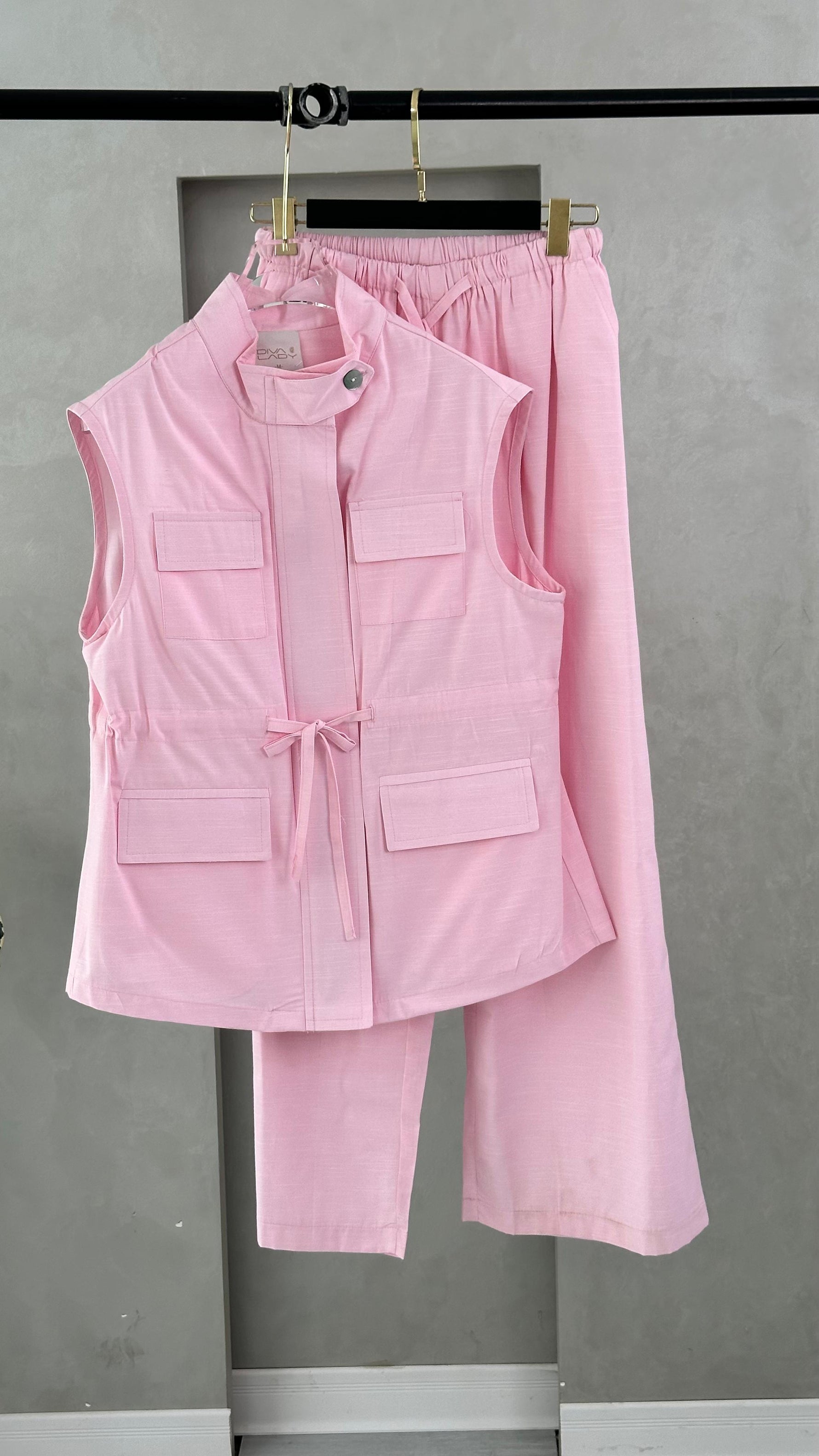 بدلة نسائي بدون اكمام