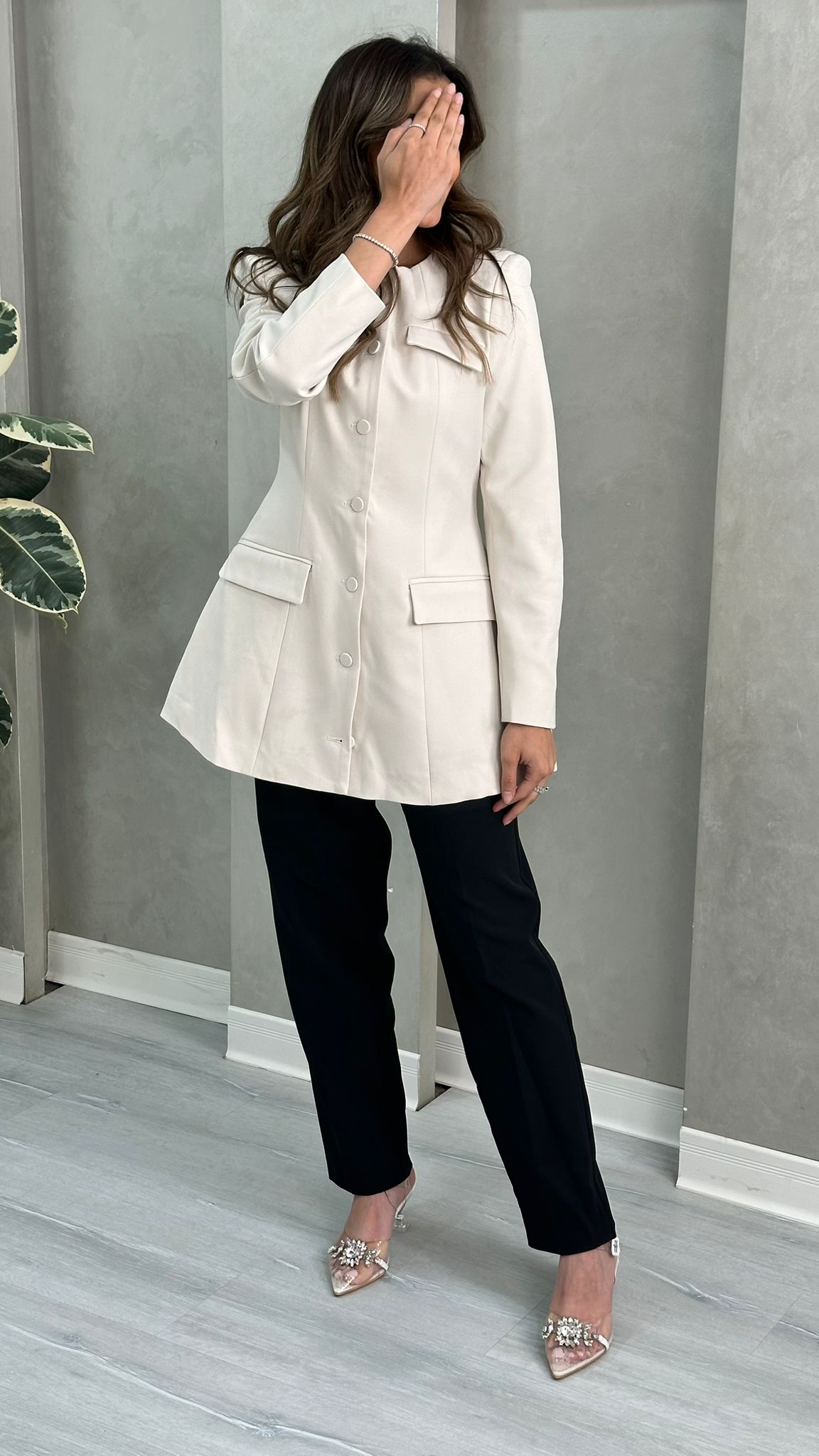 جاكيت قصير بقصة تنورة