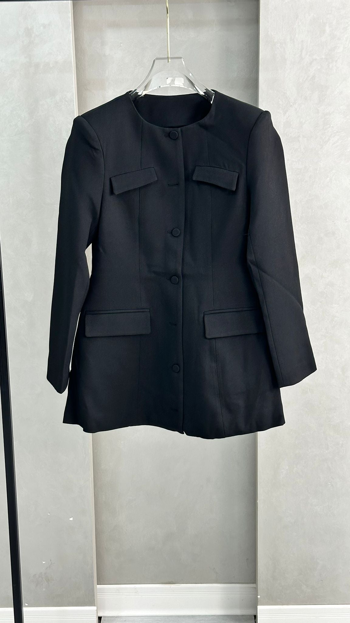 جاكيت قصير بقصة تنورة