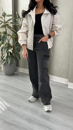 جاكيت نسائي قصير وعريض