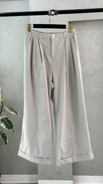 بنطلون نسائي كلاسيكي عريض