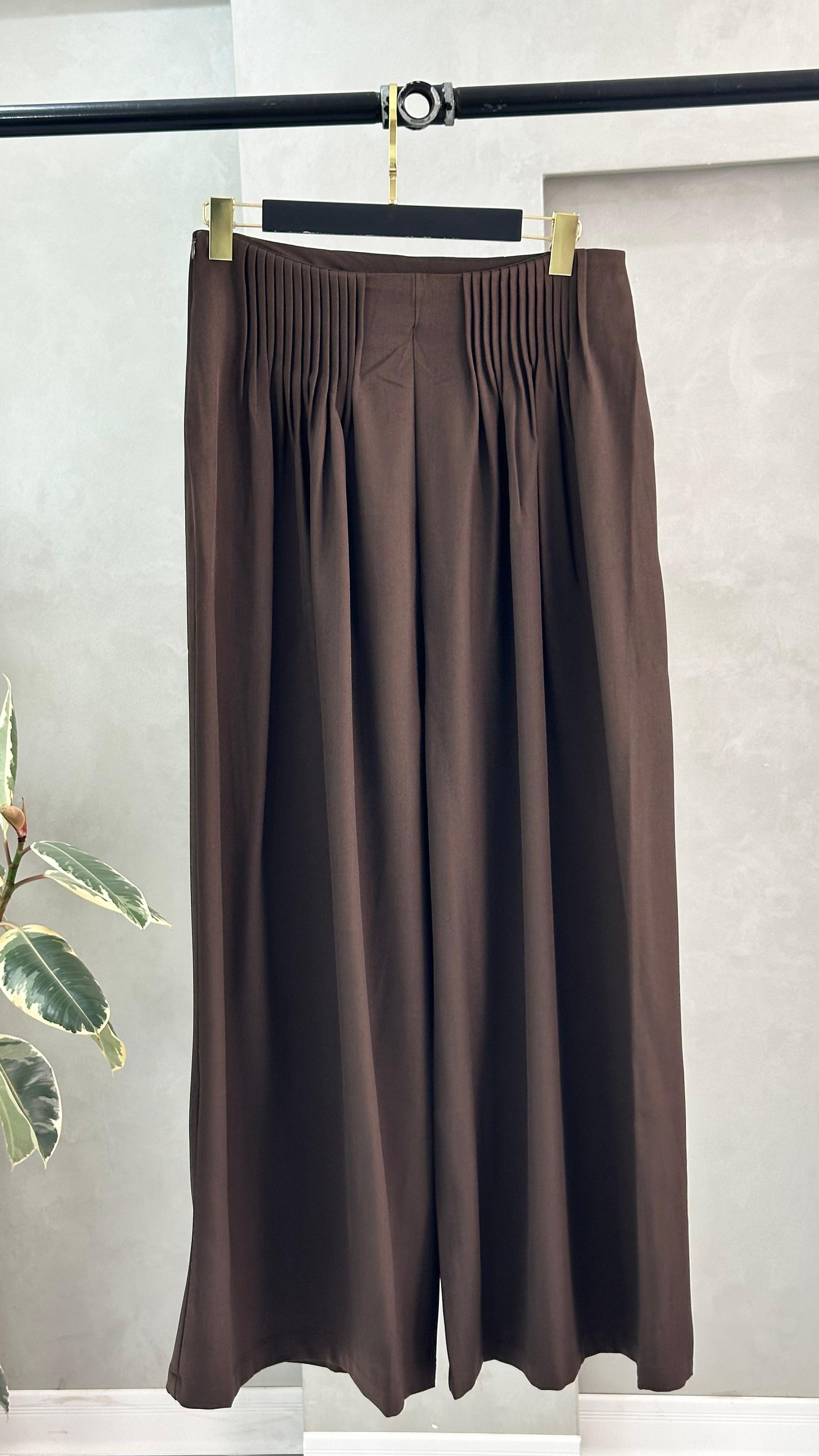 بنطلون نسائي واسع