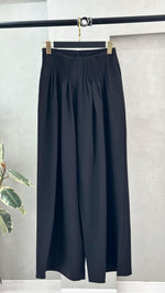 بنطلون نسائي واسع