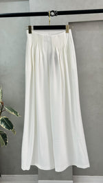 بنطلون نسائي واسع