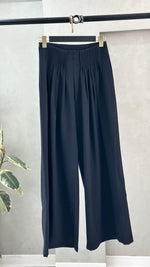 بنطلون نسائي واسع