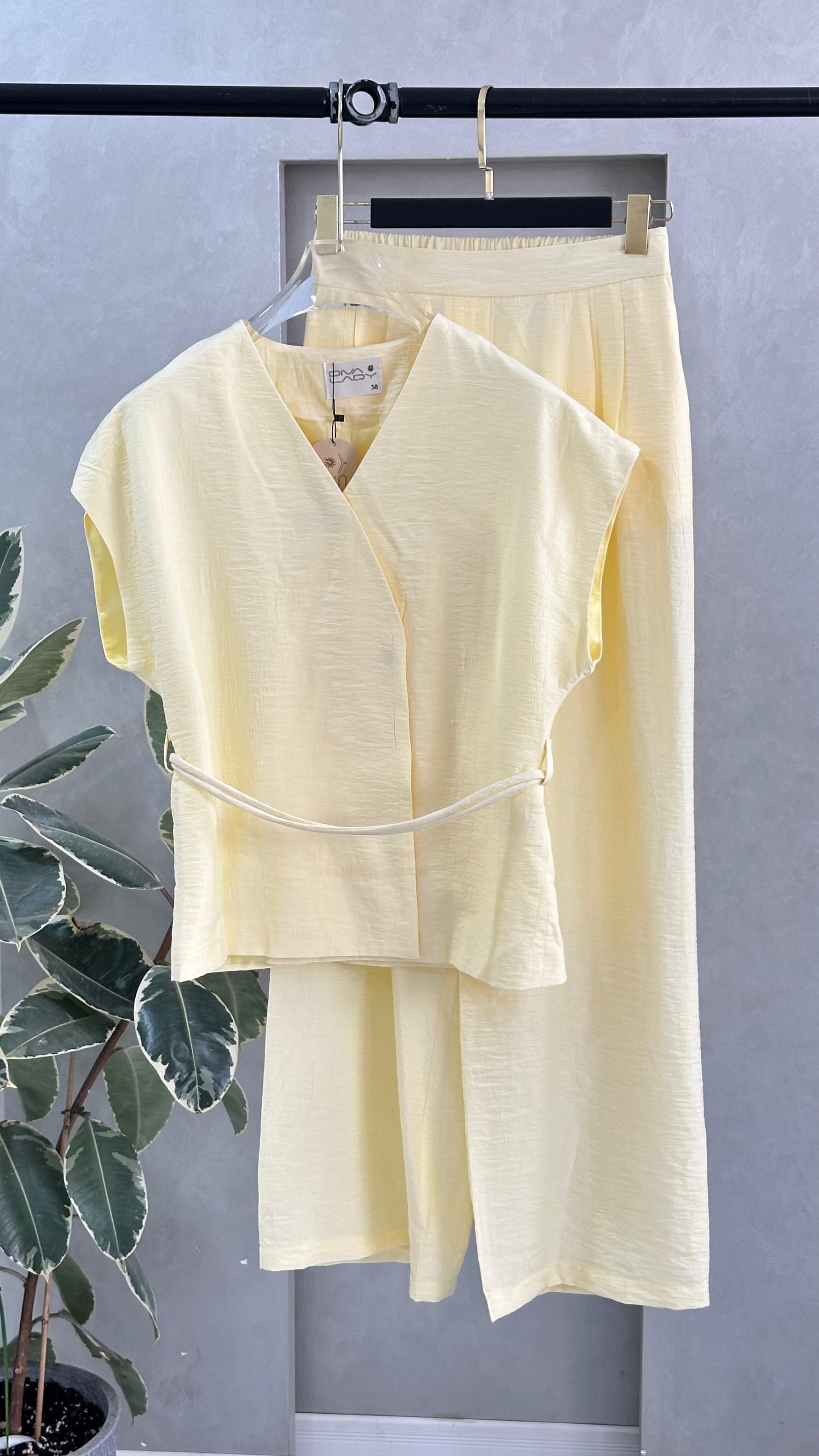 طقم نسائي انيق