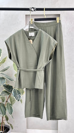 طقم نسائي انيق