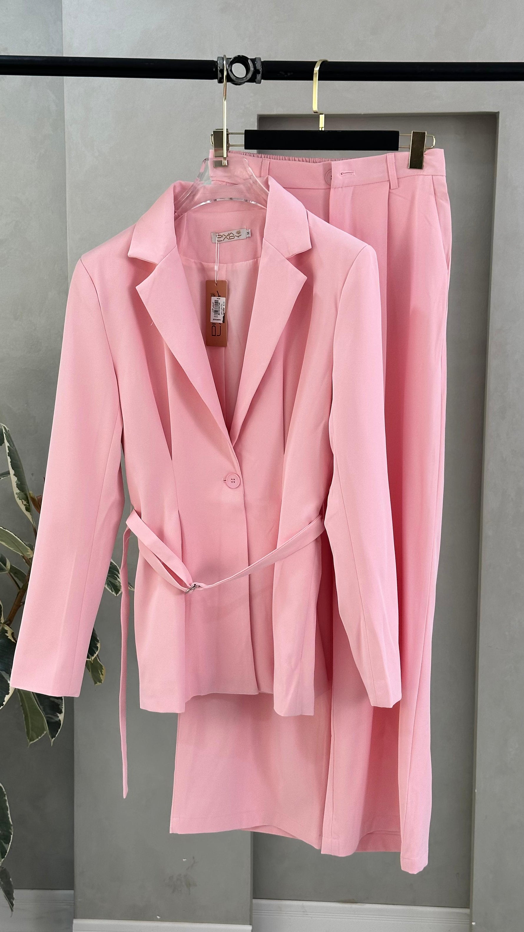 بدلة نسائي رسمي