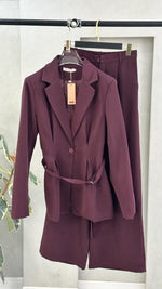 بدلة نسائي رسمي