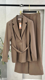 بدلة نسائي رسمي