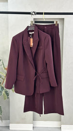 بدلة نسائي رسمي