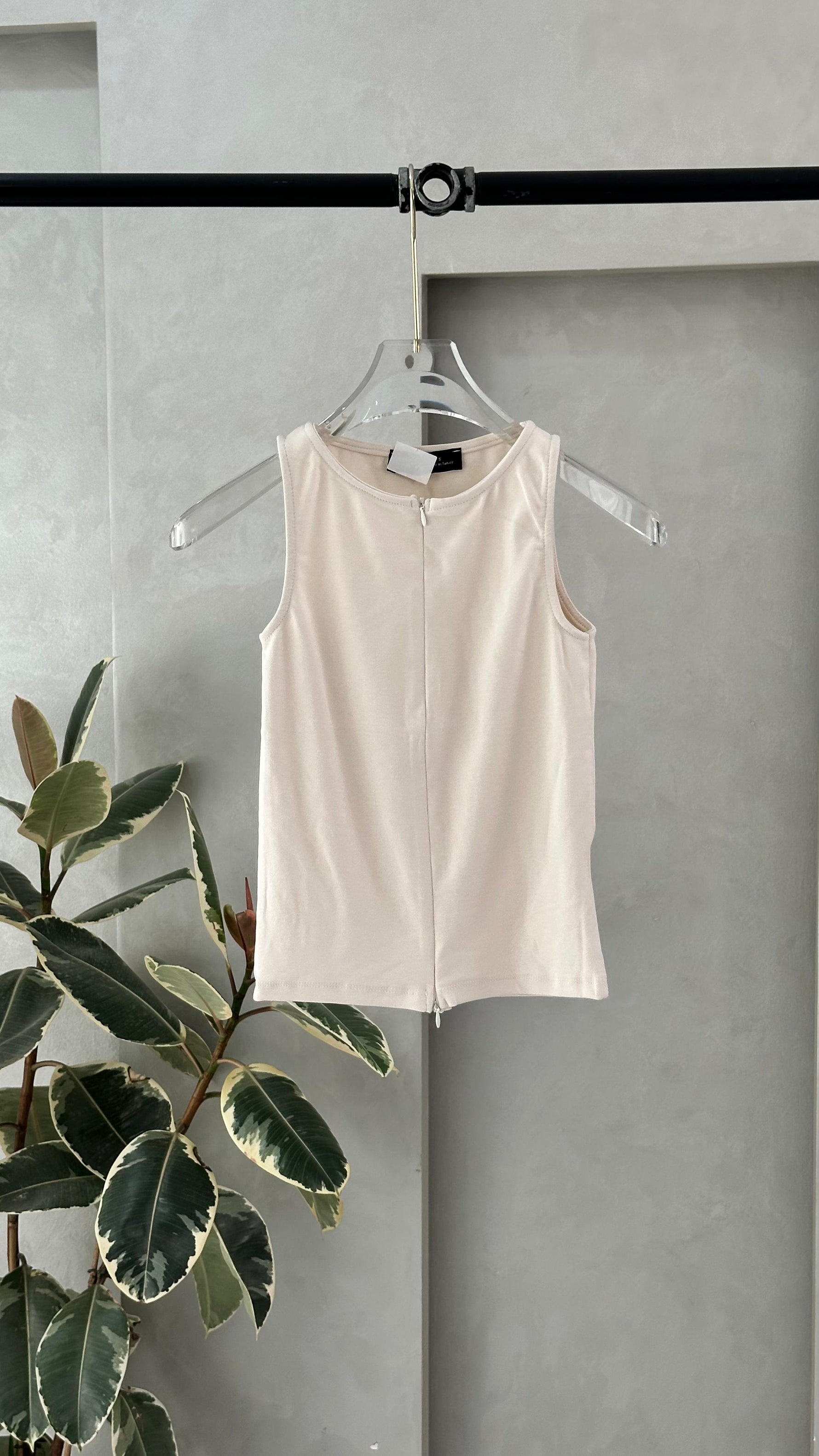 توب نسائي حفر