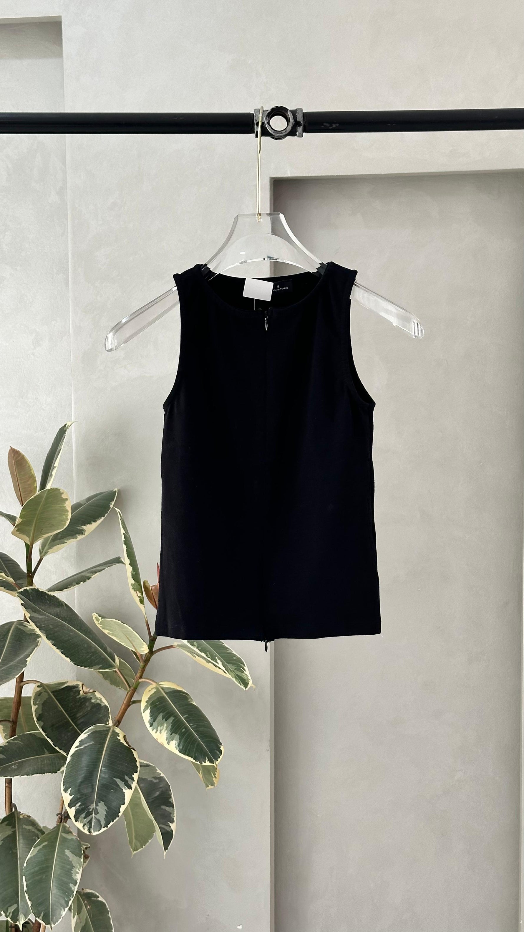 توب نسائي حفر