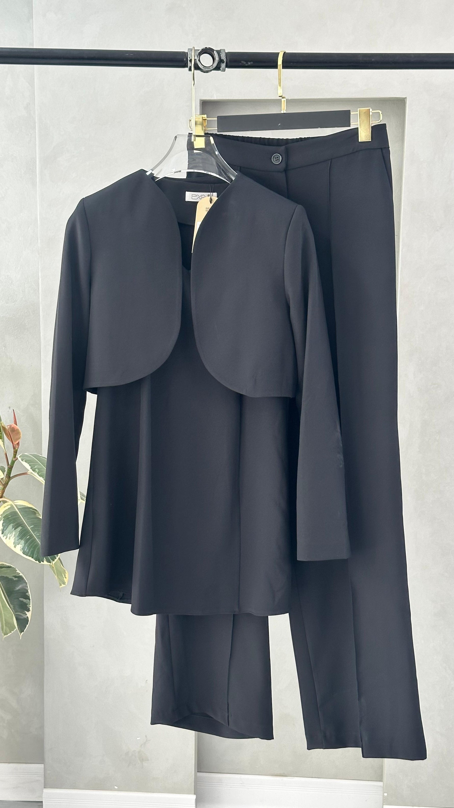 بدلة نسائي 3 قطع