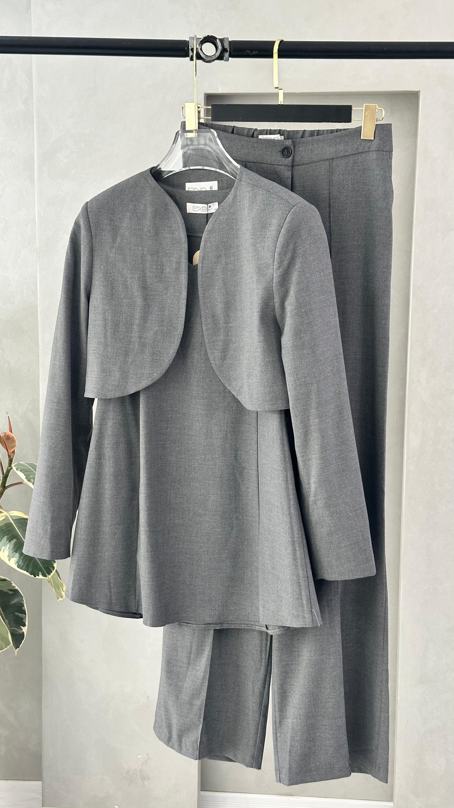 بدلة نسائي 3 قطع