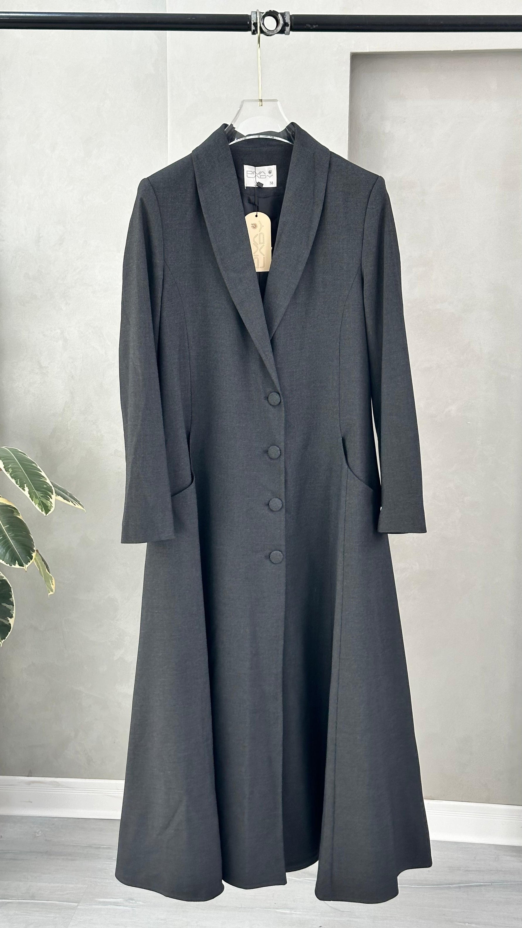 جاكيت نسائي مع ازرار