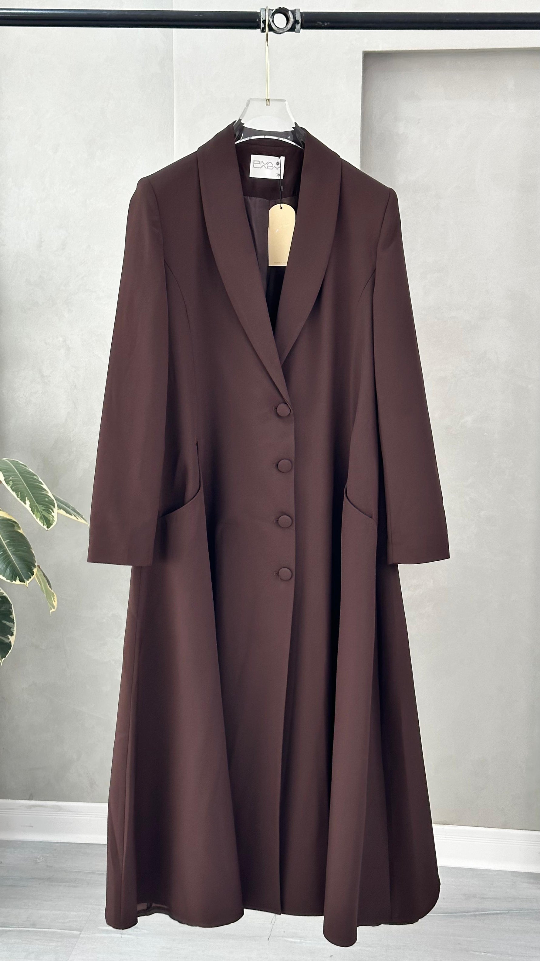 جاكيت نسائي مع ازرار