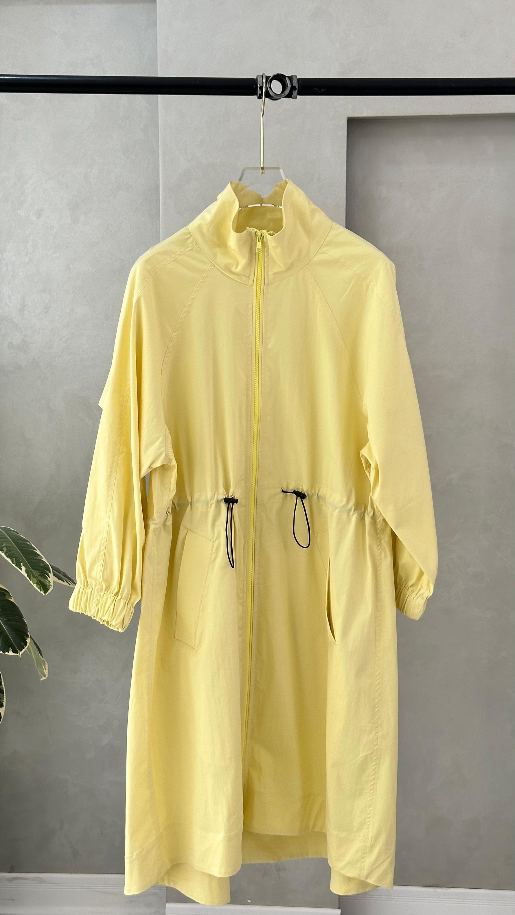 جاكيت نسائي طويل