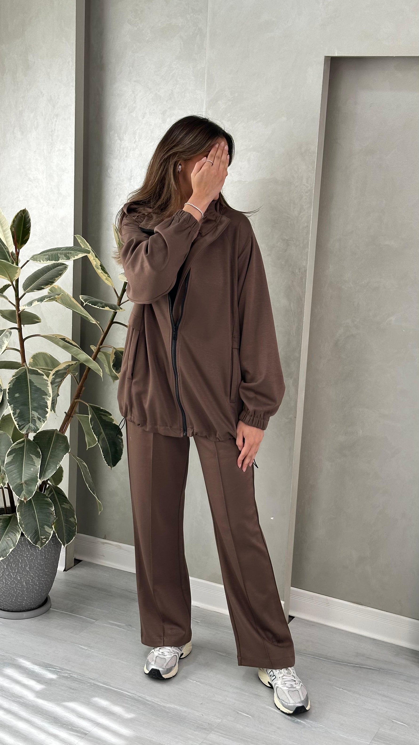 بدلة نسائي بسيطة