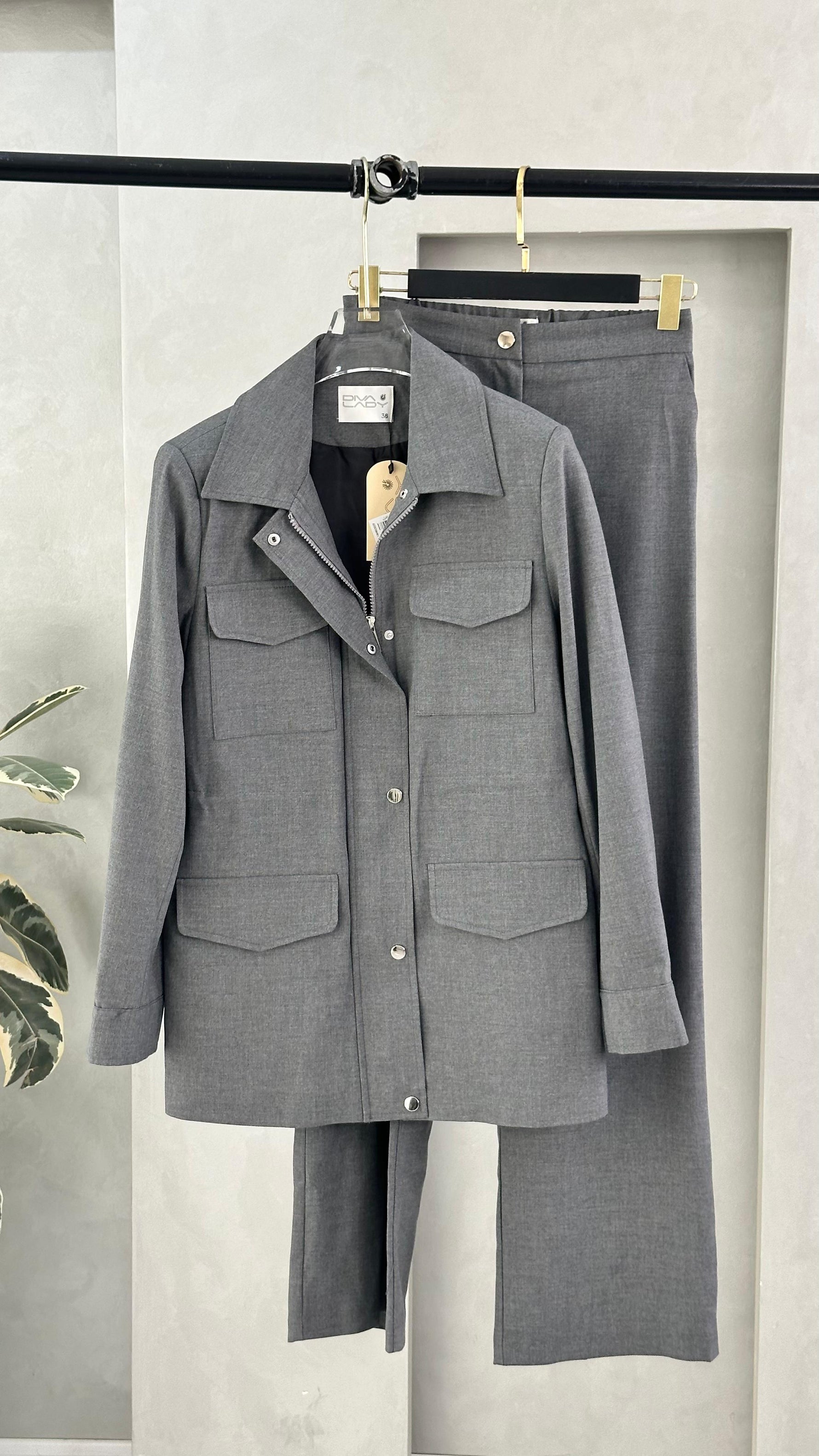 بدلة رسمي بازرار