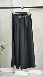 بنطلون نسائي مع حزام