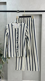 بيجامة نسائي مقلمة