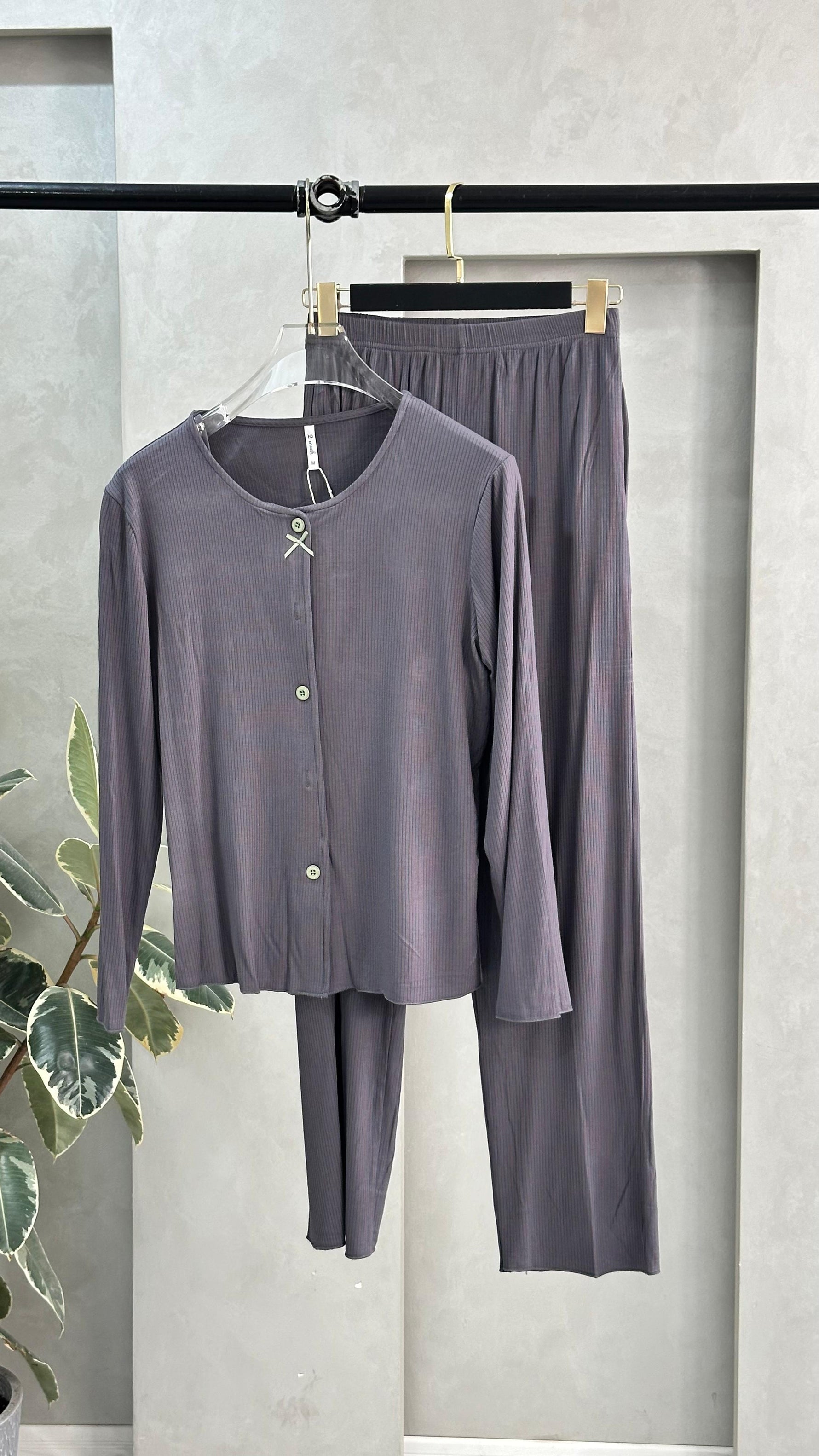 بيجامة نسائي بازرار