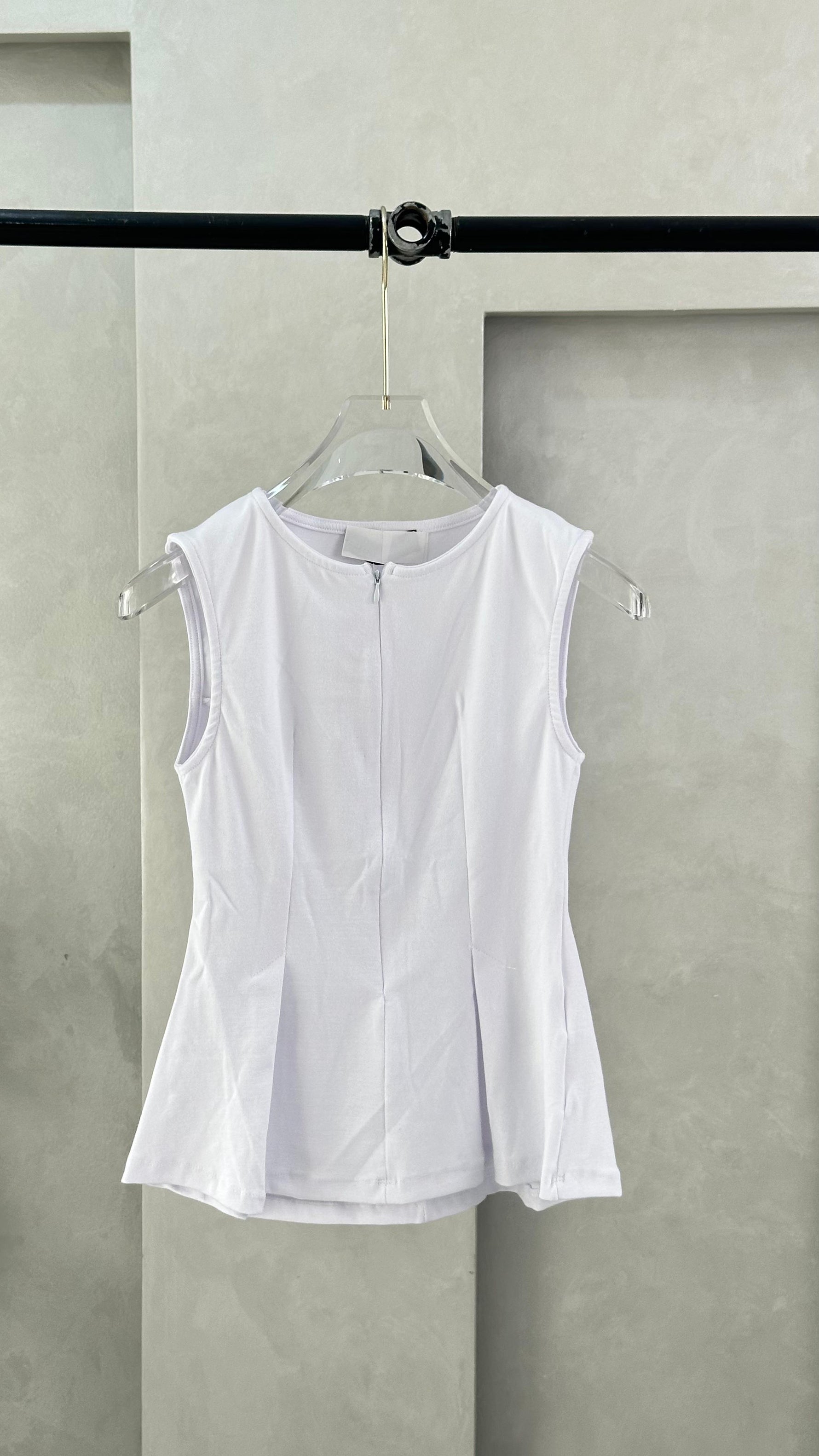 بلوز نسائي من غير اكمام