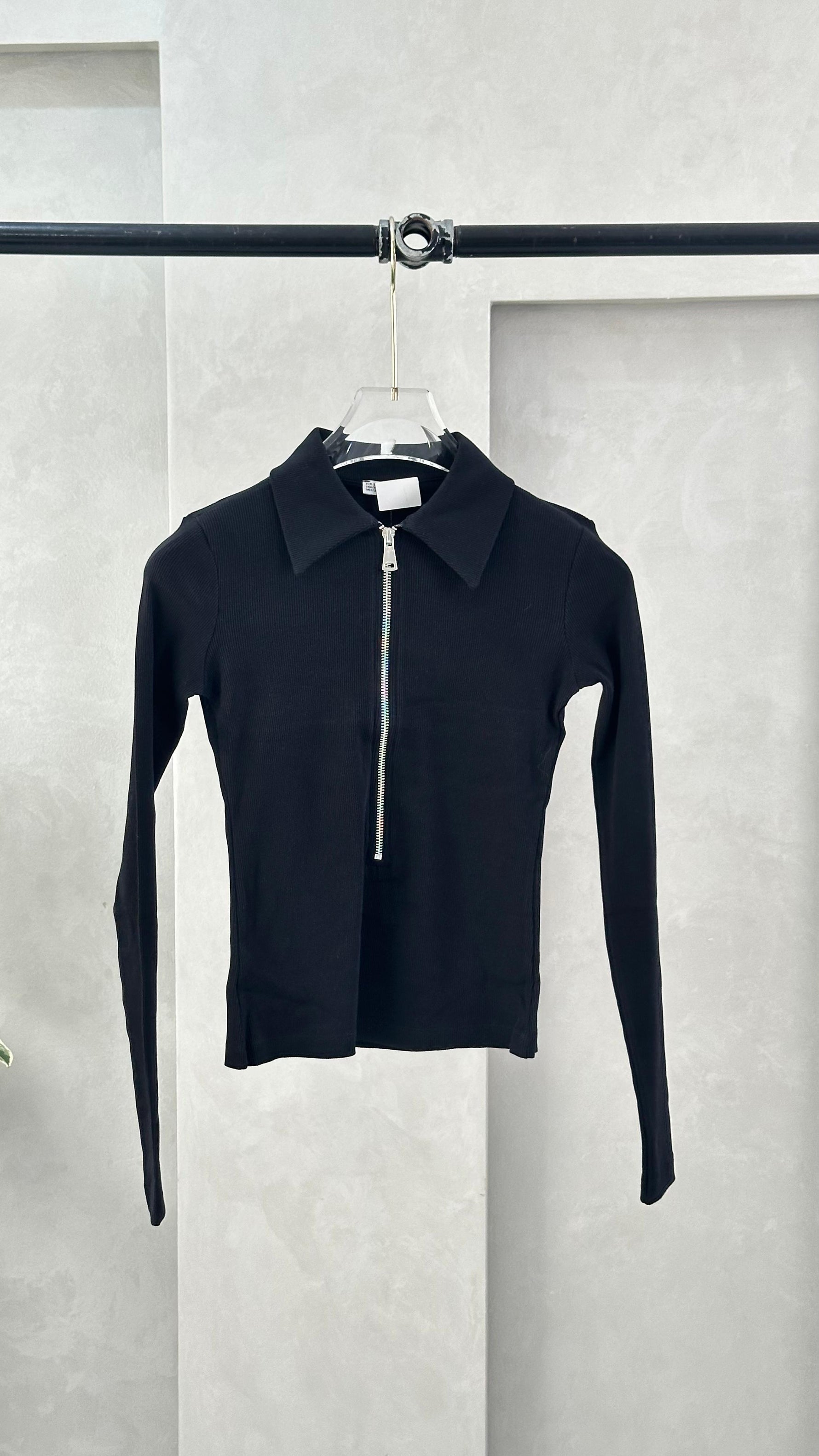 بلوز نسائي مع سحاب