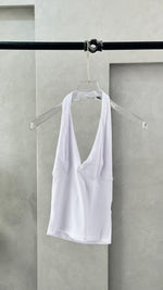 توب نسائي بفتحة صدر