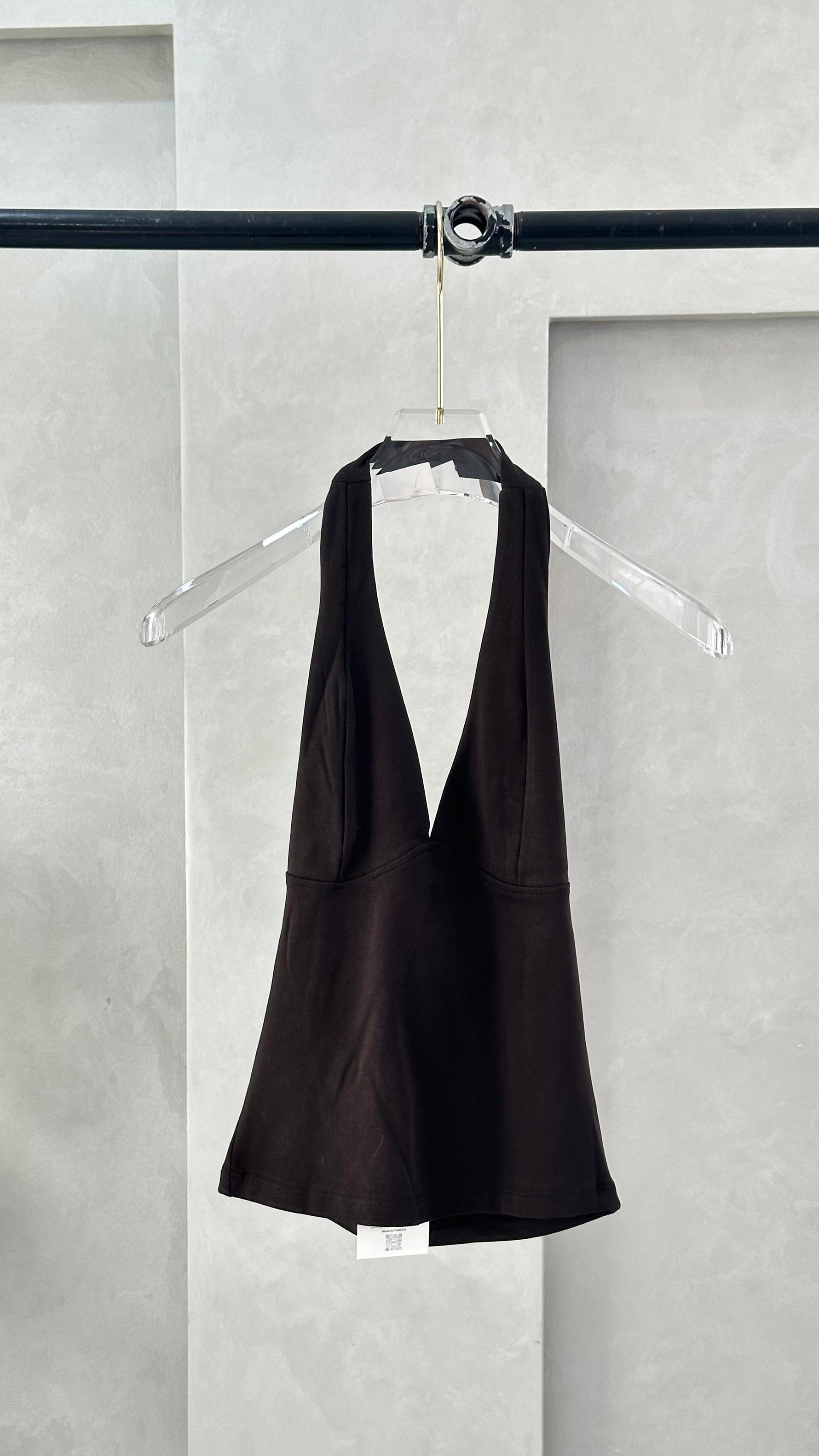 توب نسائي بفتحة صدر