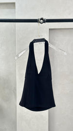 توب نسائي بفتحة صدر