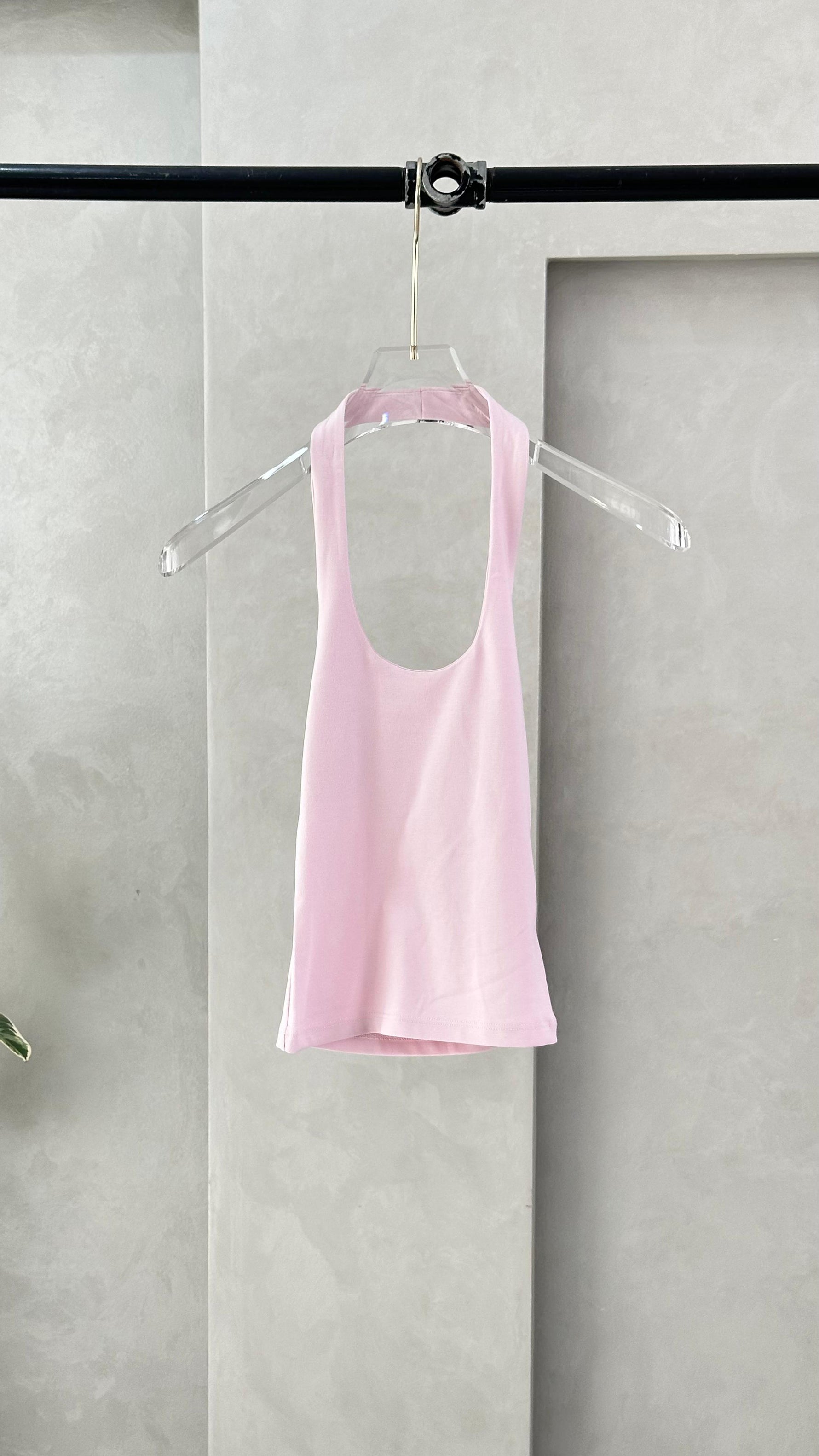 توب نسائي مفتوح