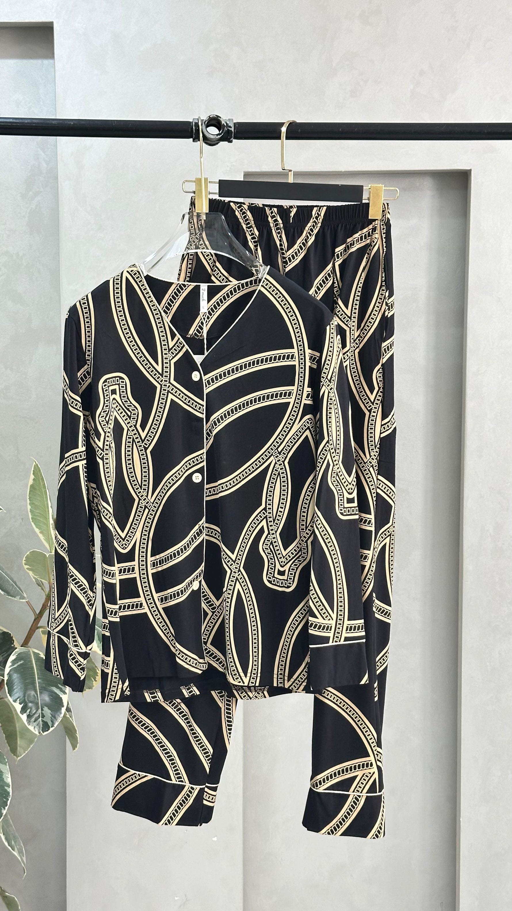 بيجامة نسائي