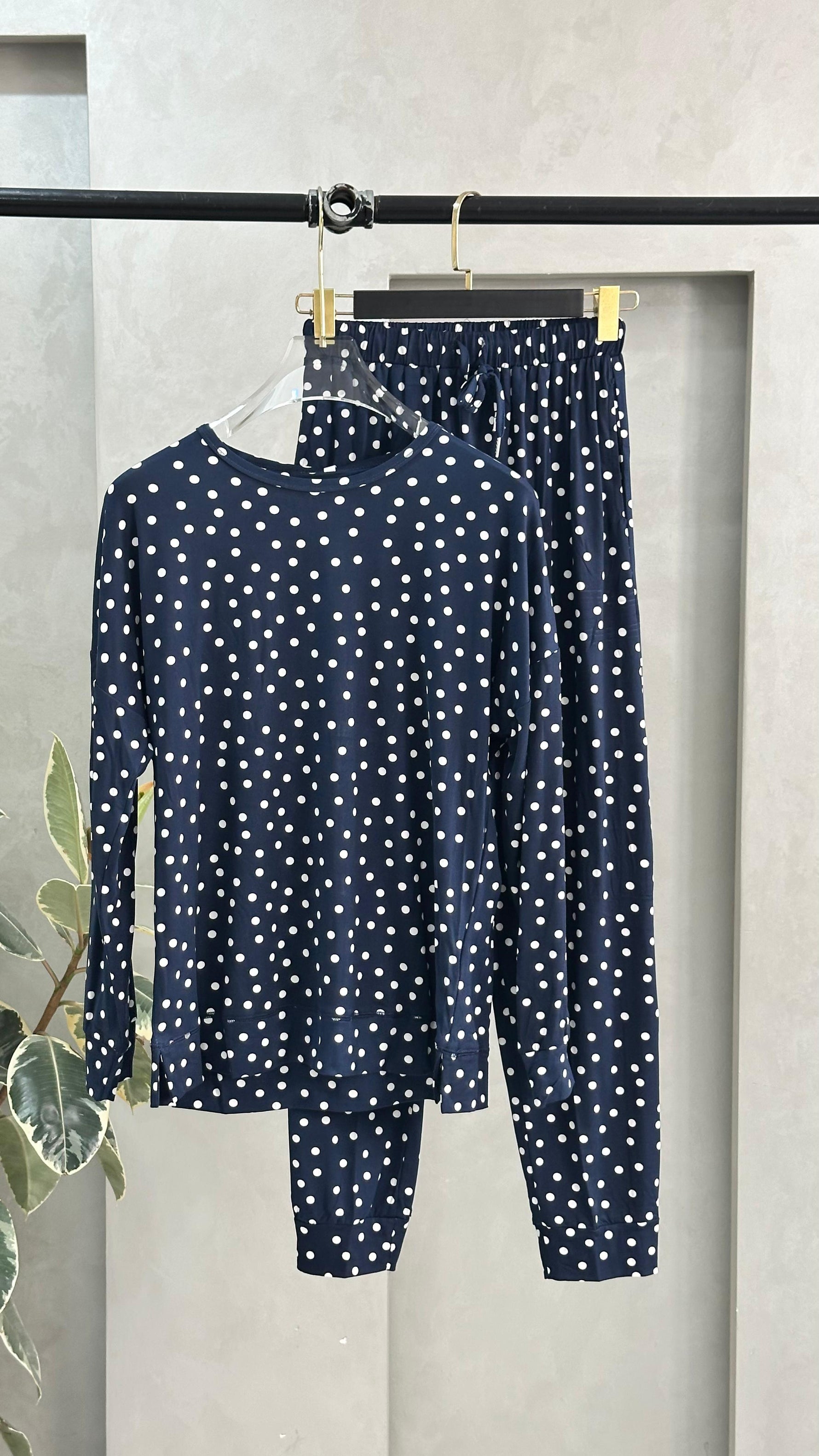 بيجامة نسائي