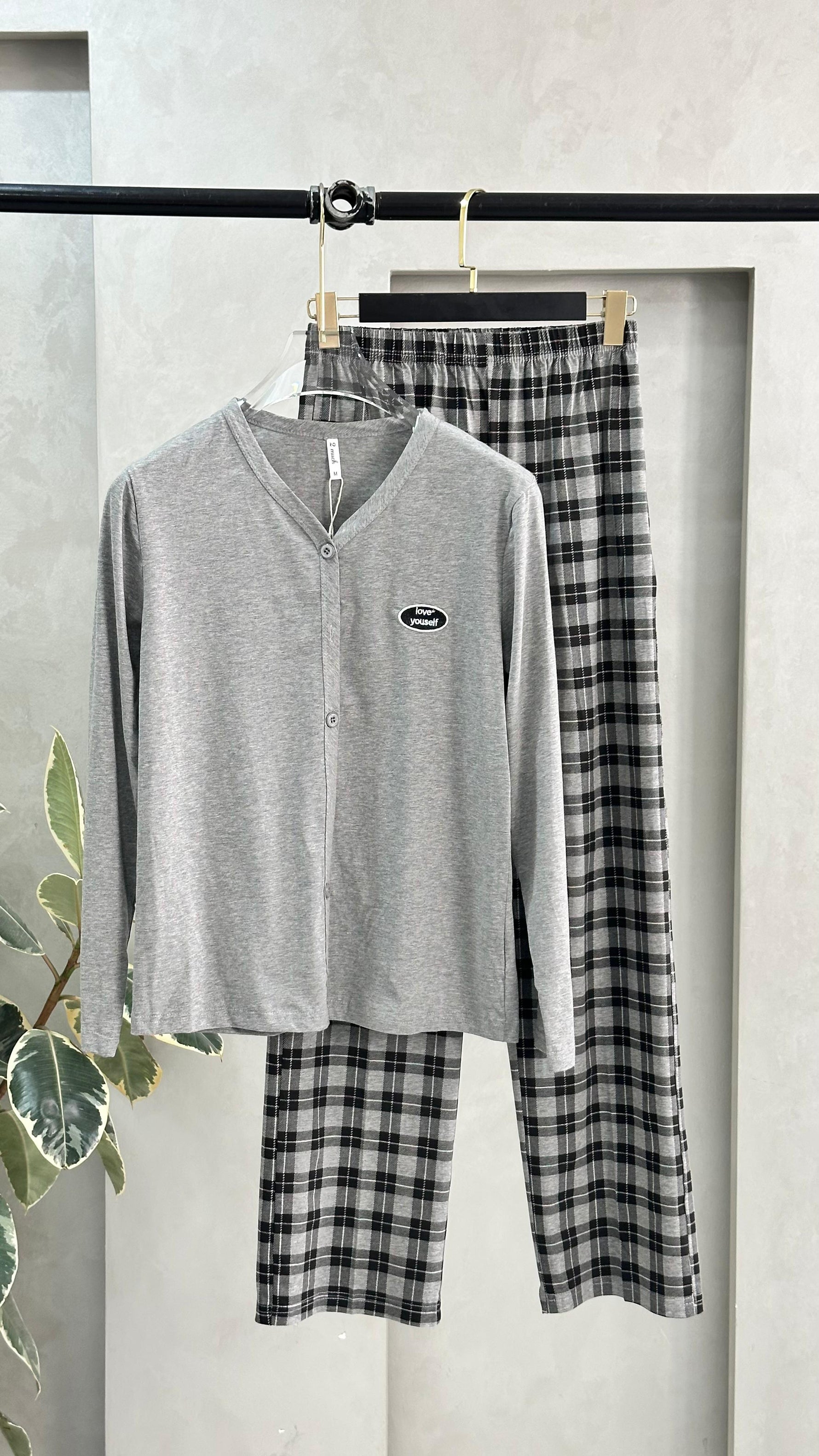 بيجامة نسائي