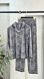 بيجامة نسائي