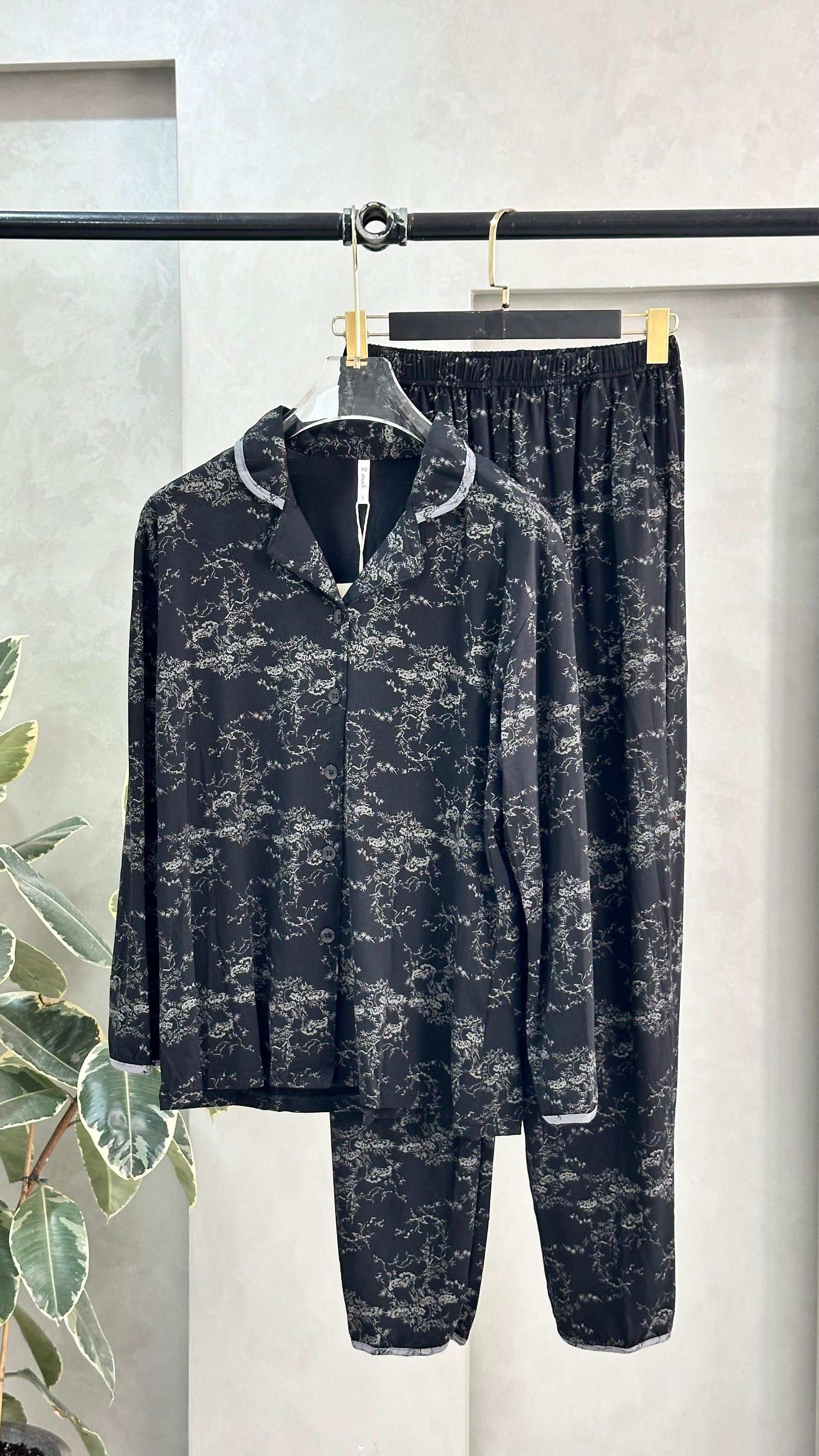 بيجامة نسائي