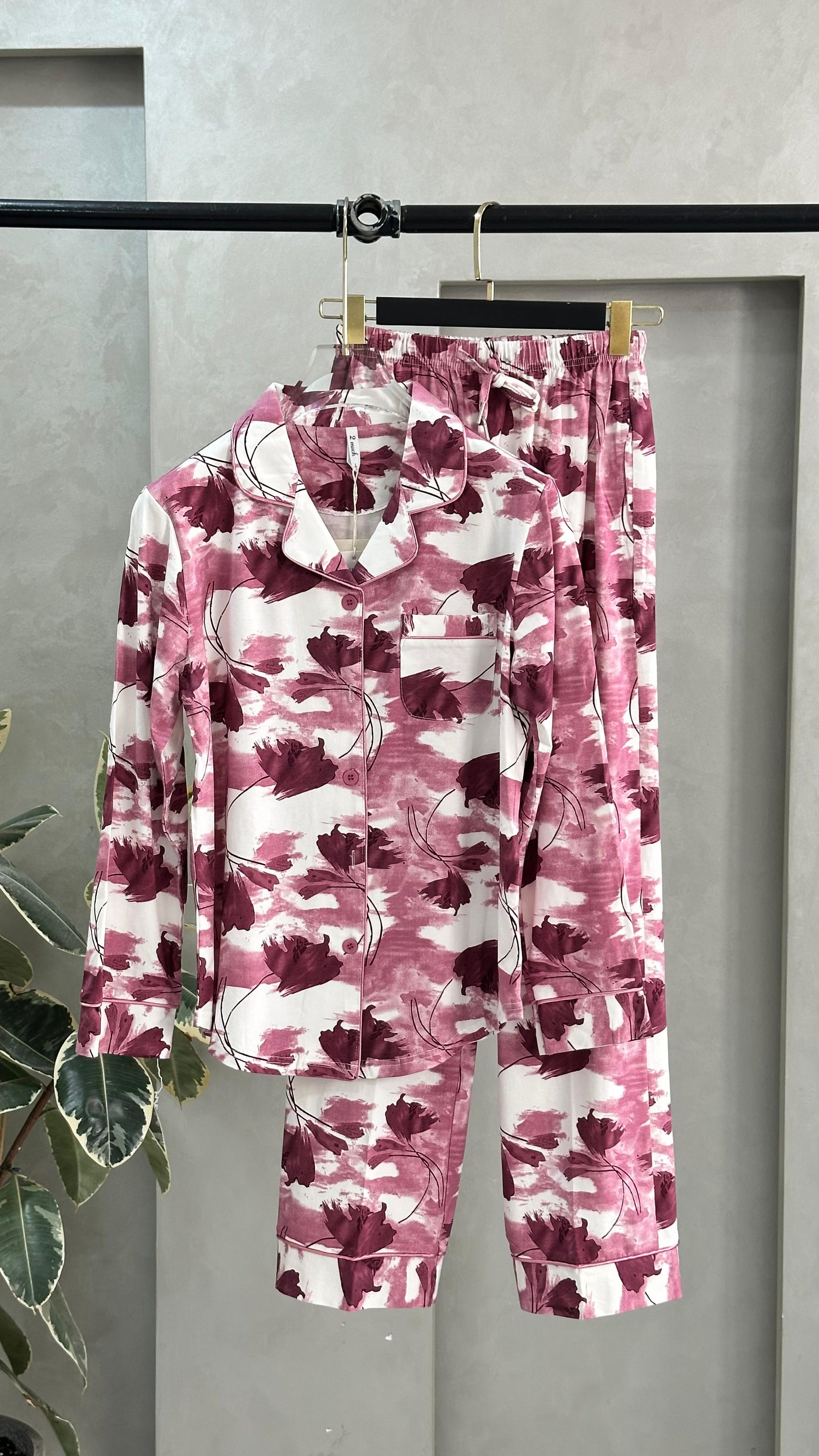 بيجامة نسائي