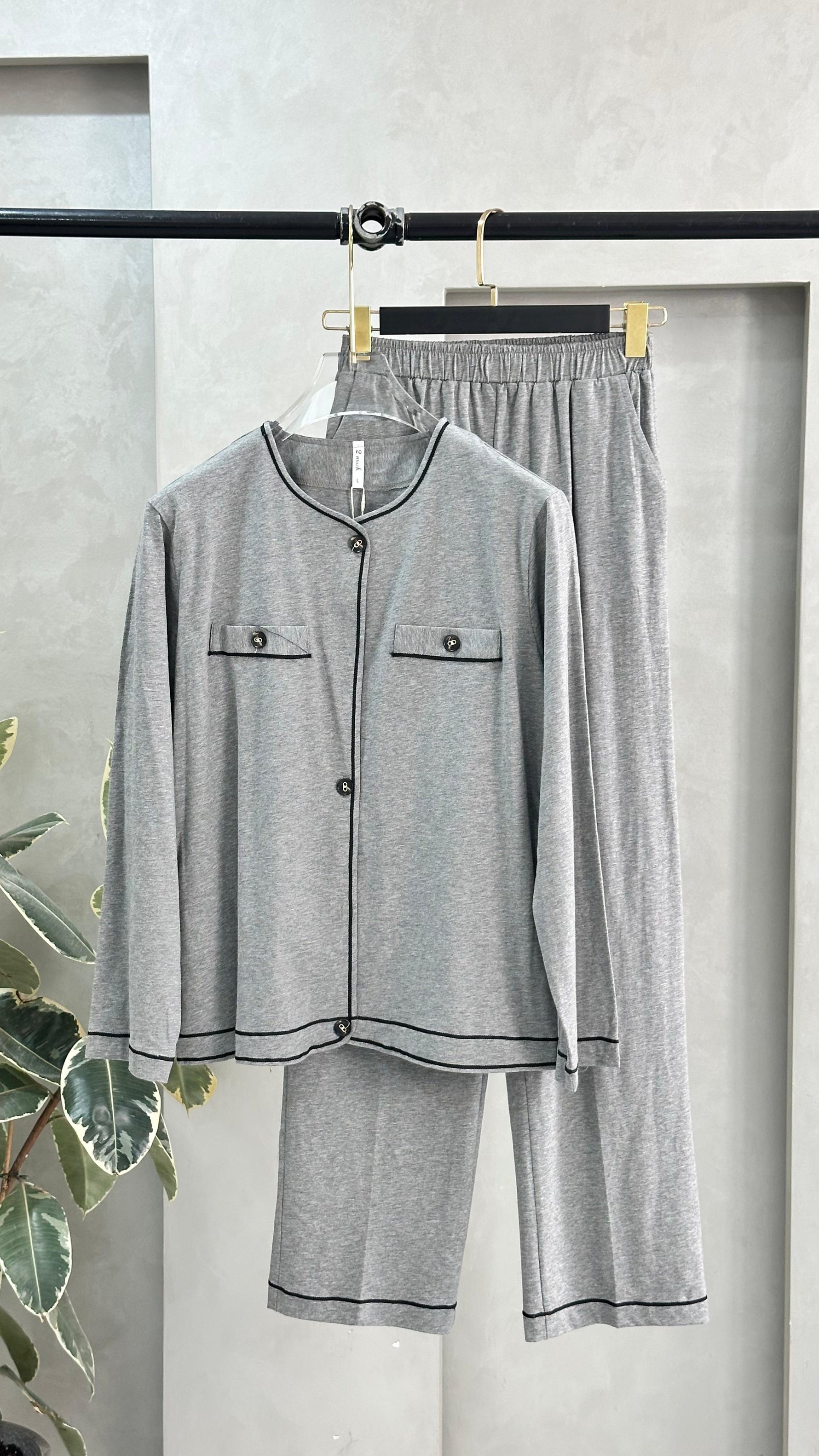 بيجامة نسائي