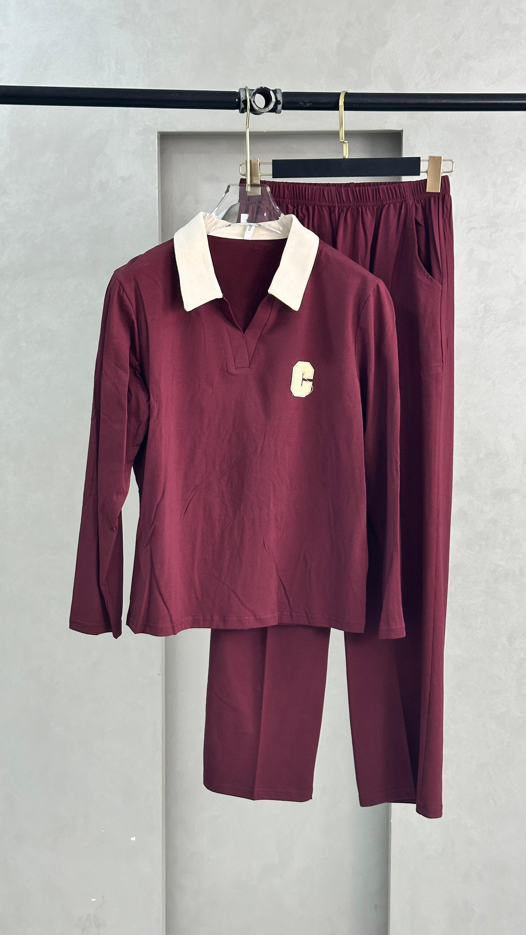 بيجامة نسائي بياقة مختلفة