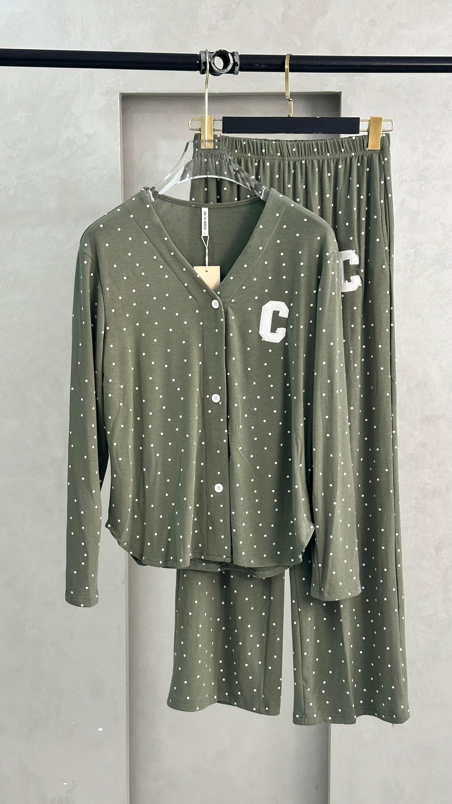 بيجامة نسائي بسيطة