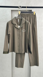 بيجامة نسائي مطرزة