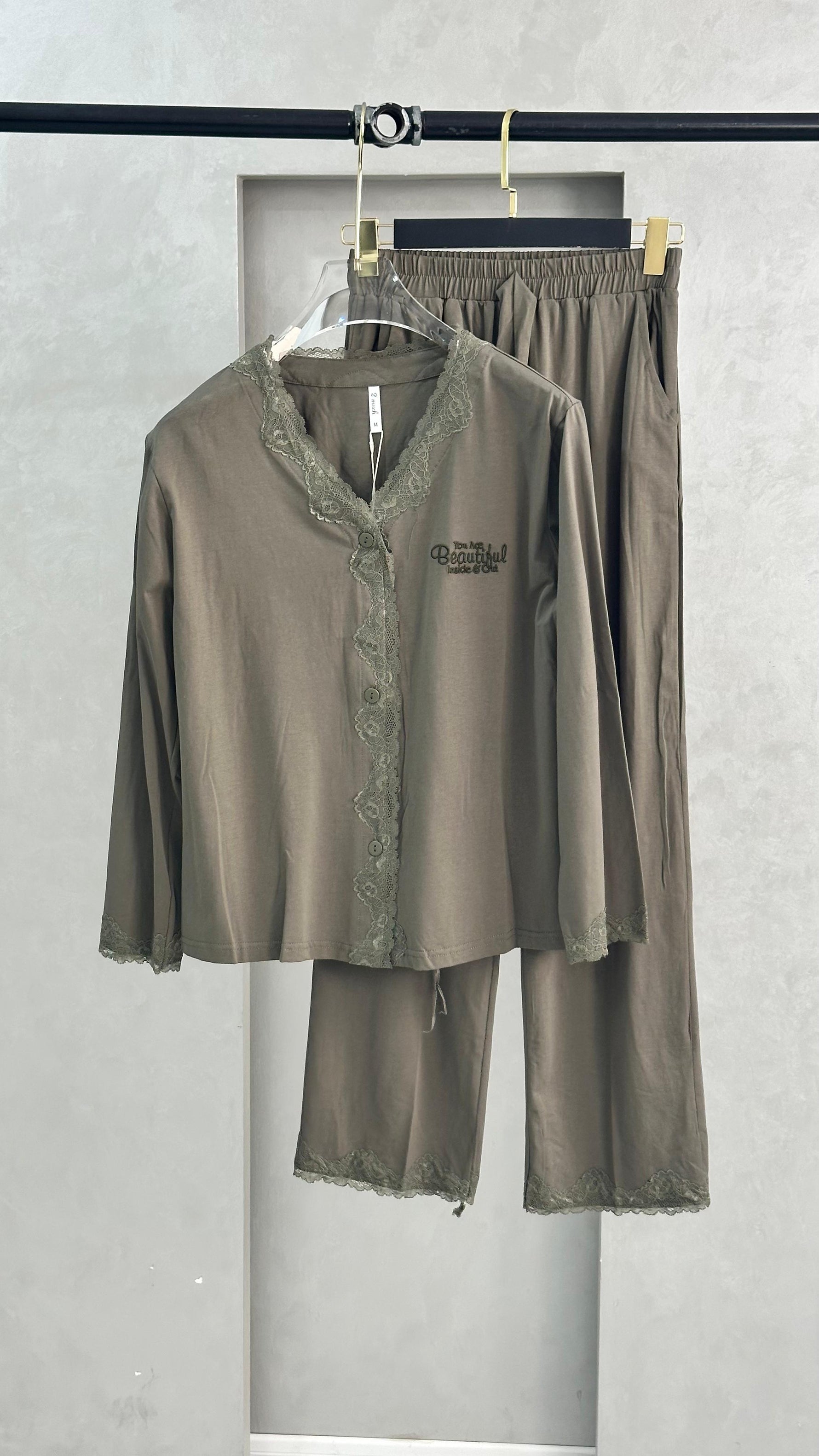 بيجامة نسائي برباط خصر